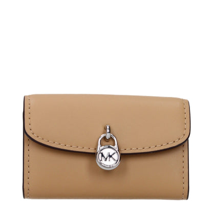 Wallet by Michael Kors for women in leather brown presents a streamlined silhouette, showcasing the sophisticated design of the Leather Wallet collection with functional coin-purse.