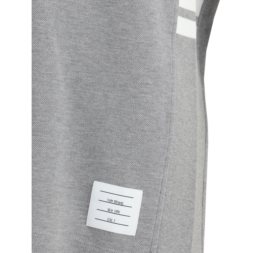 T-Shirt by Thom Browne for men in cotton gray & signature features a plush silhouette, showcasing a sophisticated and for a truly plush finish.