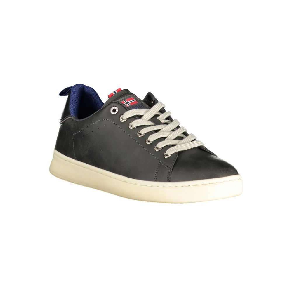 Sneakers by Norway 1963 for men in polyester & polyethylene black presents a sumptuous silhouette, artfully capturing the essence of the Men's Low-Top Polyester & Polyethylene Sneakers with its sumptuous low-top style design.