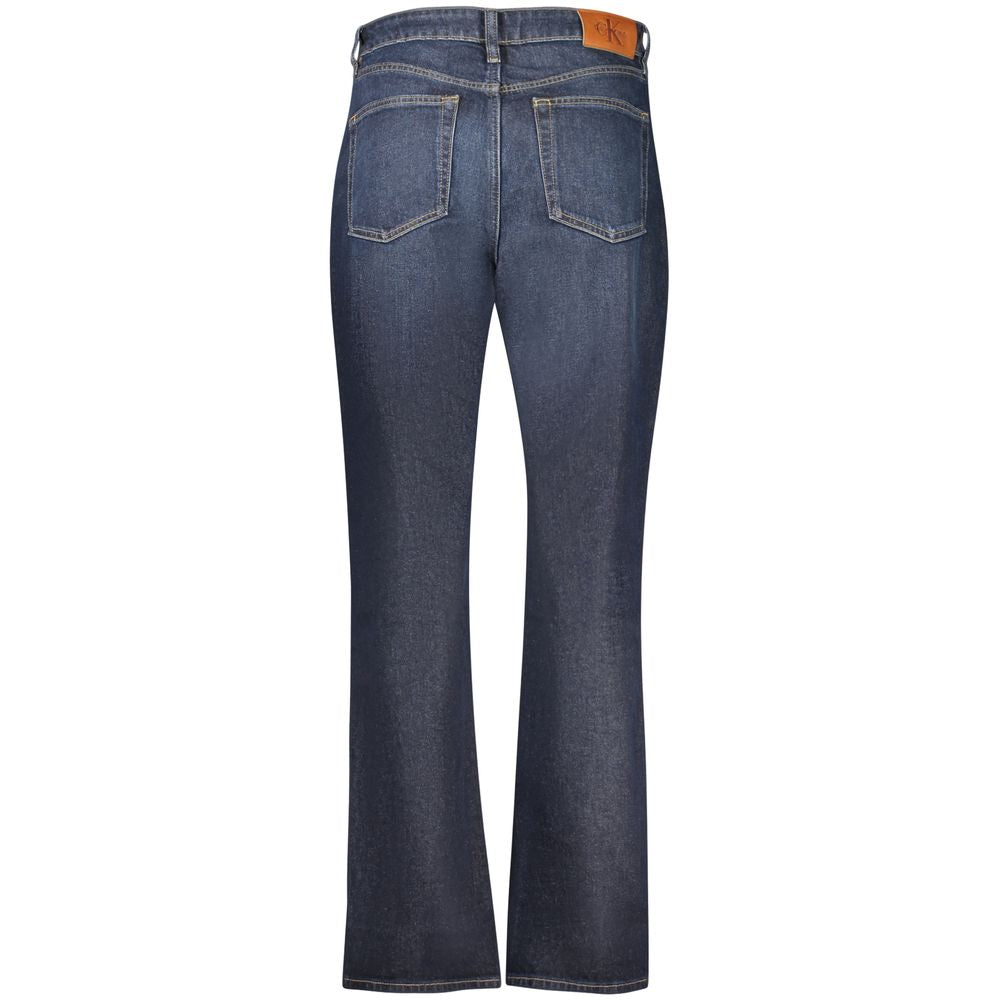 Jeans by Calvin Klein for women in stretch denim cotton blue features an refined tailoring silhouette, showcasing a premium straight-leg & wide with a high rise and long cut for a refined tailoring look.