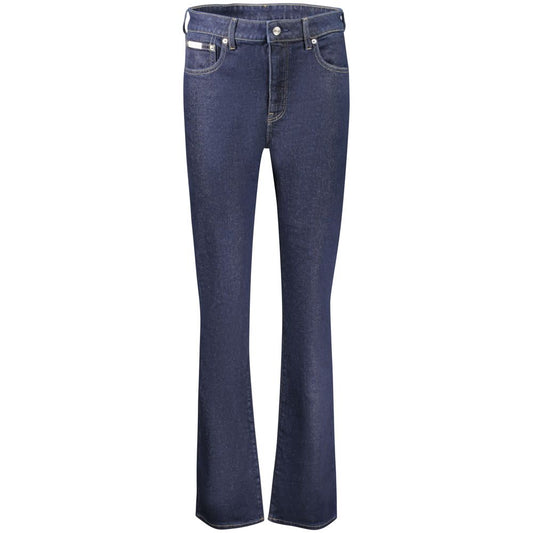 Jeans by Calvin Klein for women in denim cotton blue features an refined tailoring silhouette, showcasing a premium skinny, bootcut & wide with a and long cut for a refined tailoring look.