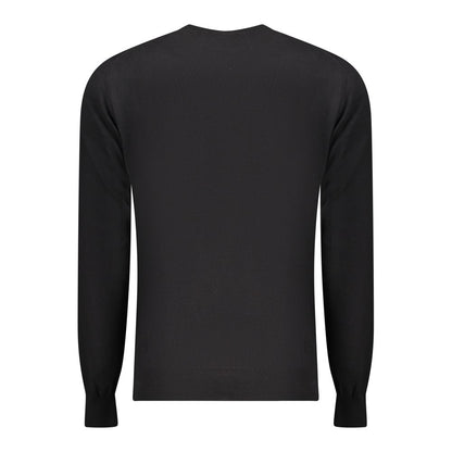 Sweatshirt by Accademia Militare for men in cotton black features an provocated silhouette, detailed with a provocated and a refined crew neckline for a sophisticated aesthetic.