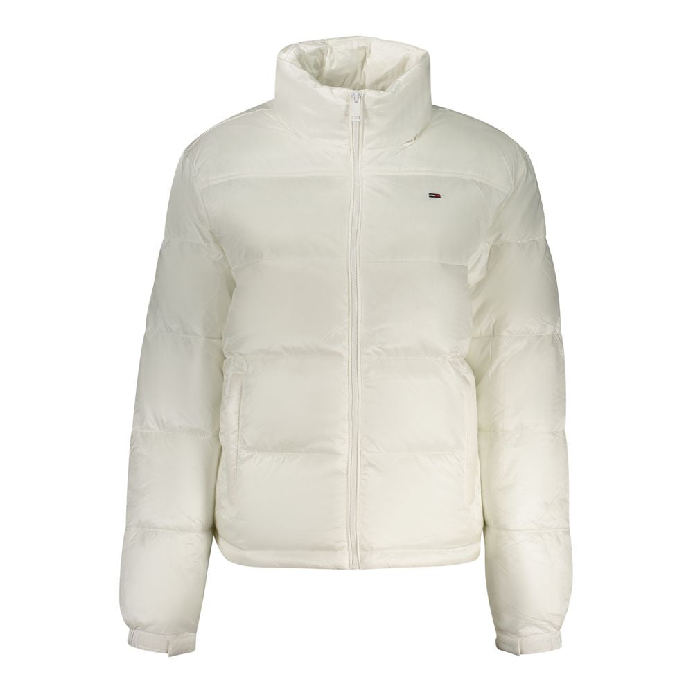 Windbreaker Jacket by Tommy Hilfiger for women in polyester white & signature features an magnificent silhouette, showcasing the sophisticated and functional pockets & windproof for a premium, magnificent look.