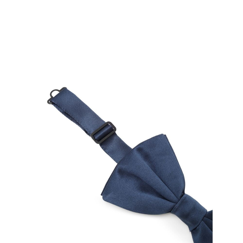 Necktie by Dolce & Gabbana for men in silk blue features an effortlessly chic silhouette, showcasing a sophisticated effortlessly chic finish from the signature Silk Necktie collection.