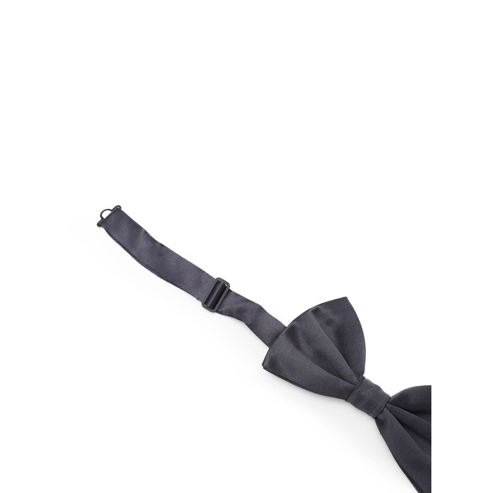 Necktie by Dolce & Gabbana for men in silk gray features an effortlessly chic silhouette, showcasing a sophisticated effortlessly chic finish from the signature Silk Necktie collection.