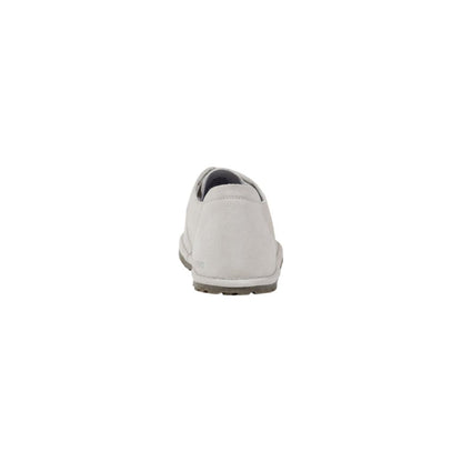 Shoes by Birkenstock for men in leather & rubber white features an timeless silhouette from the Men's Leather & Rubber Shoes collection, defined by a timeless and for a timeless look.