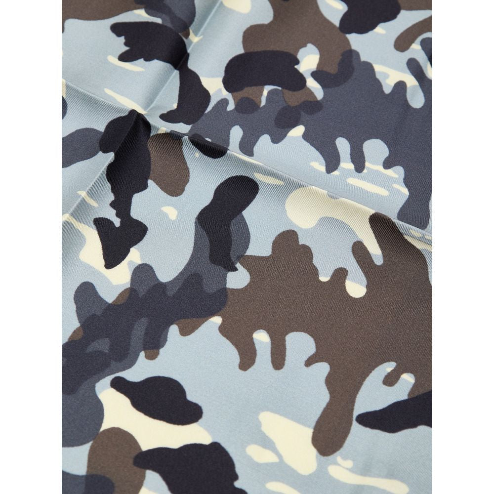 Clutch Handbag by Tom Ford for unisex in silk gray, light-grey, camouflage & print features an sculptural silhouette, showcasing a secure and sculptural with versatile for a sophisticated look.