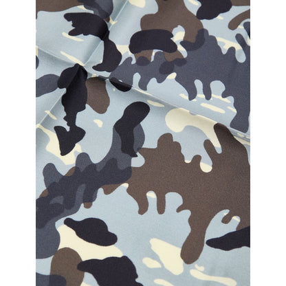 Clutch Handbag by Tom Ford for unisex in silk gray, light-grey, camouflage & print features an sculptural silhouette, showcasing a secure and sculptural with versatile for a sophisticated look.