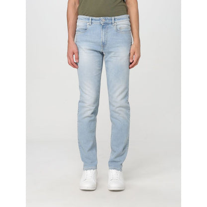 Jeans by Siviglia for men in denim blue features an refined tailoring silhouette, showcasing a premium slim with a and long cut for a refined tailoring look.