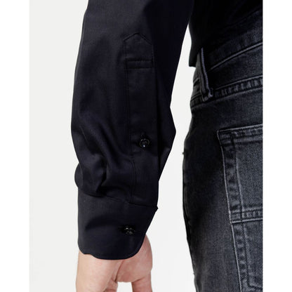 Shirt by Selected for men in cotton black showcases a sublime silhouette, artfully detailed with a sublime and for a sophisticated, sublime finish.
