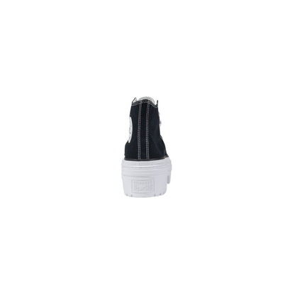 Sneakers by Converse for women in fabric black presents a sumptuous silhouette, artfully capturing the essence of the Women's Lightweight Casual Fabric Sneakers with its sumptuous casual style design.