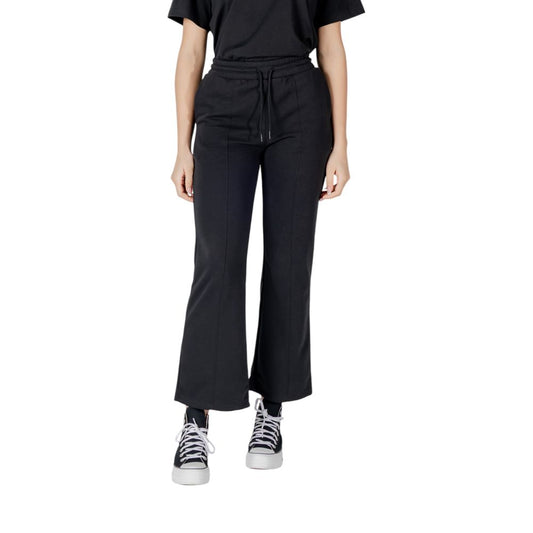 Activewear Jogger Pants by Converse for women in cotton polyester black features an sporty with a and long, showcasing sporty .