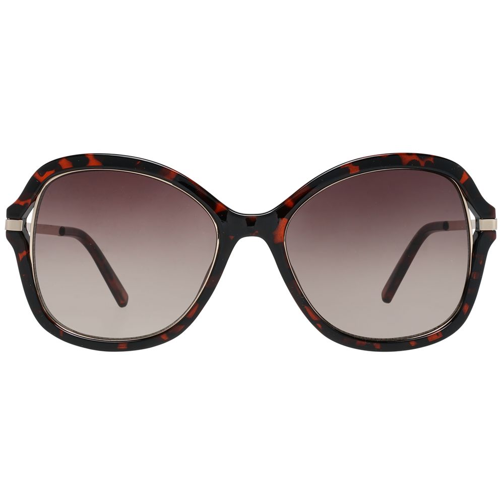Sunglasses by Guess for women in brown features an lustrous butterfly full-rim frame design with brown coloured frame detailing and gradient category-2-medium-tint lens for a lustrous aesthetic.