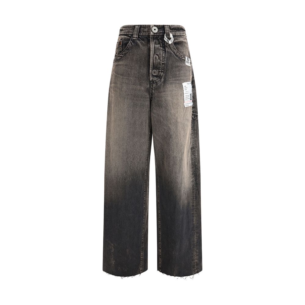 Jeans by Maison Mihara Yasuhiro for women in denim cotton black features an sophisticated and wide & oversized with a precise long, creating a sophisticated and sophisticated silhouette.