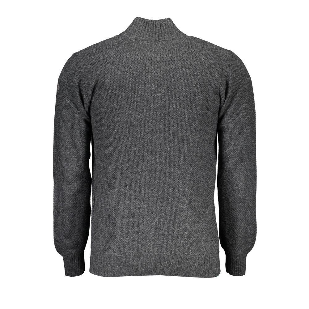 Cardigan by North Sails for men in wool gray presents a textural silhouette, artfully finished with a textural and for a sophisticated, textural look.