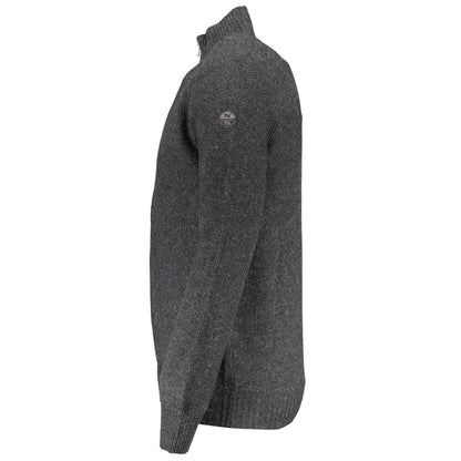 Cardigan by North Sails for men in wool gray showcases a captivating silhouette, artfully detailed with a captivating and for a truly sophisticated captivating look.