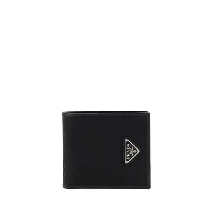 Cardholder Wallet by Prada for men in nylon leather black, signature & monogram showcases a discerning silhouette, artfully capturing the essence of Nylon Leather Cardholder Wallet with its functional card-organization bifold.