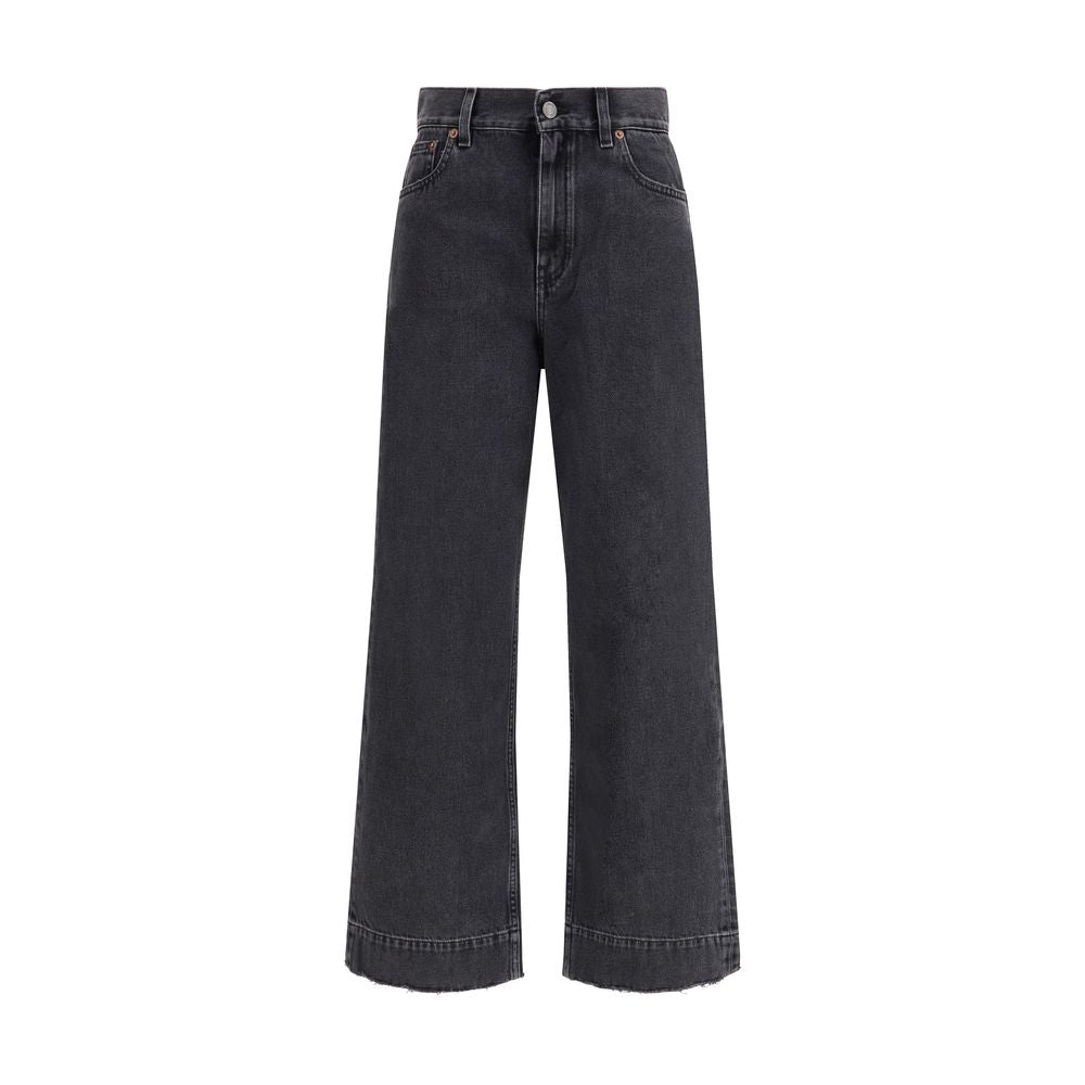 Jeans by Chloé for women in cotton denim black & signature features a polished silhouette with a polished regular-fit & cropped, reaching a polished cropped and finished with a polished high rise.