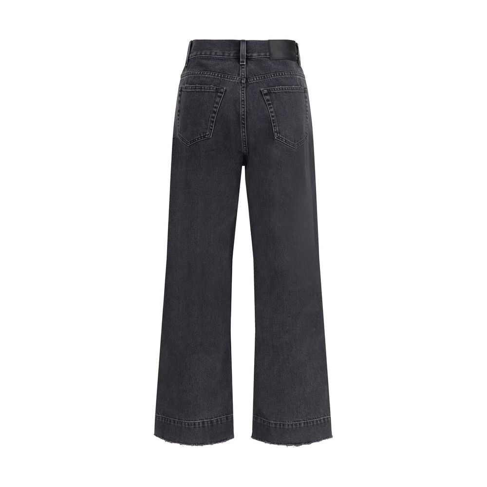 Jeans by Chloé for women in cotton denim black & signature presents a tailored silhouette, showcasing a tailored regular-fit & cropped and cropped cut with a refined high rise for a truly tailored aesthetic.