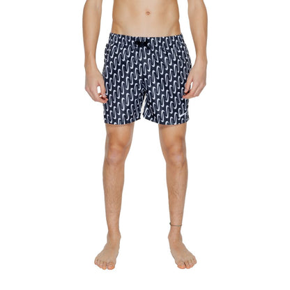 Swim Shorts by Nike for men in polyester black features an dramatic silhouette that defines the luxurious aesthetic and refined cut of the Men's Quick-Drying Polyester Swim Shorts.