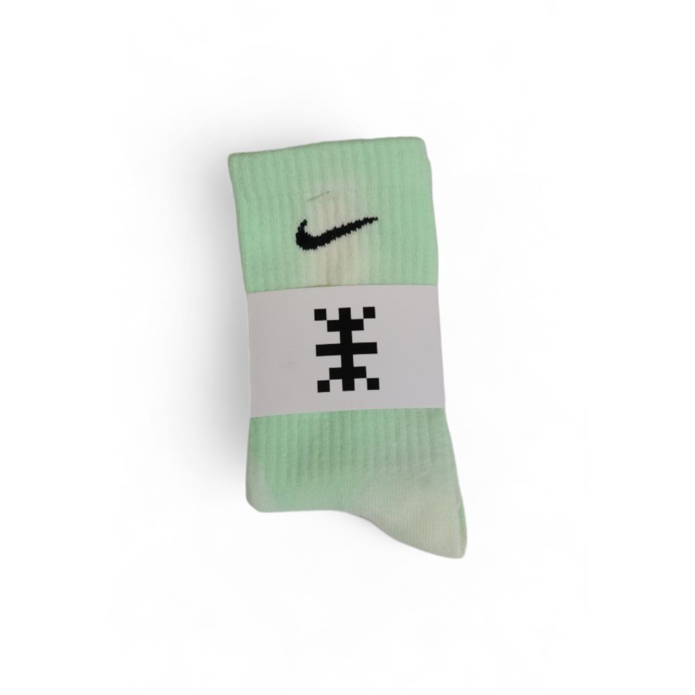 Socks by Nike for men in cotton green presents a perennial silhouette, artfully capturing the refined essence of the perennial Men's Cotton Socks design with a perennial finish.