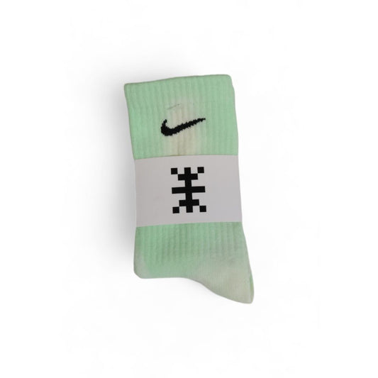 Socks by Nike for men in cotton green presents a perennial silhouette, artfully capturing the refined essence of the perennial Men's Cotton Socks design with a perennial finish.