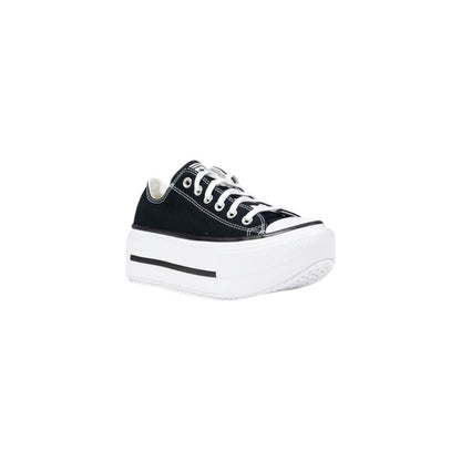 Sneakers by Converse for women in fabric black & white presents a sumptuous silhouette as Women's Lightweight Casual Fabric Sneakers, expertly defined by a sumptuous casual style for a sumptuous, high-fashion look.