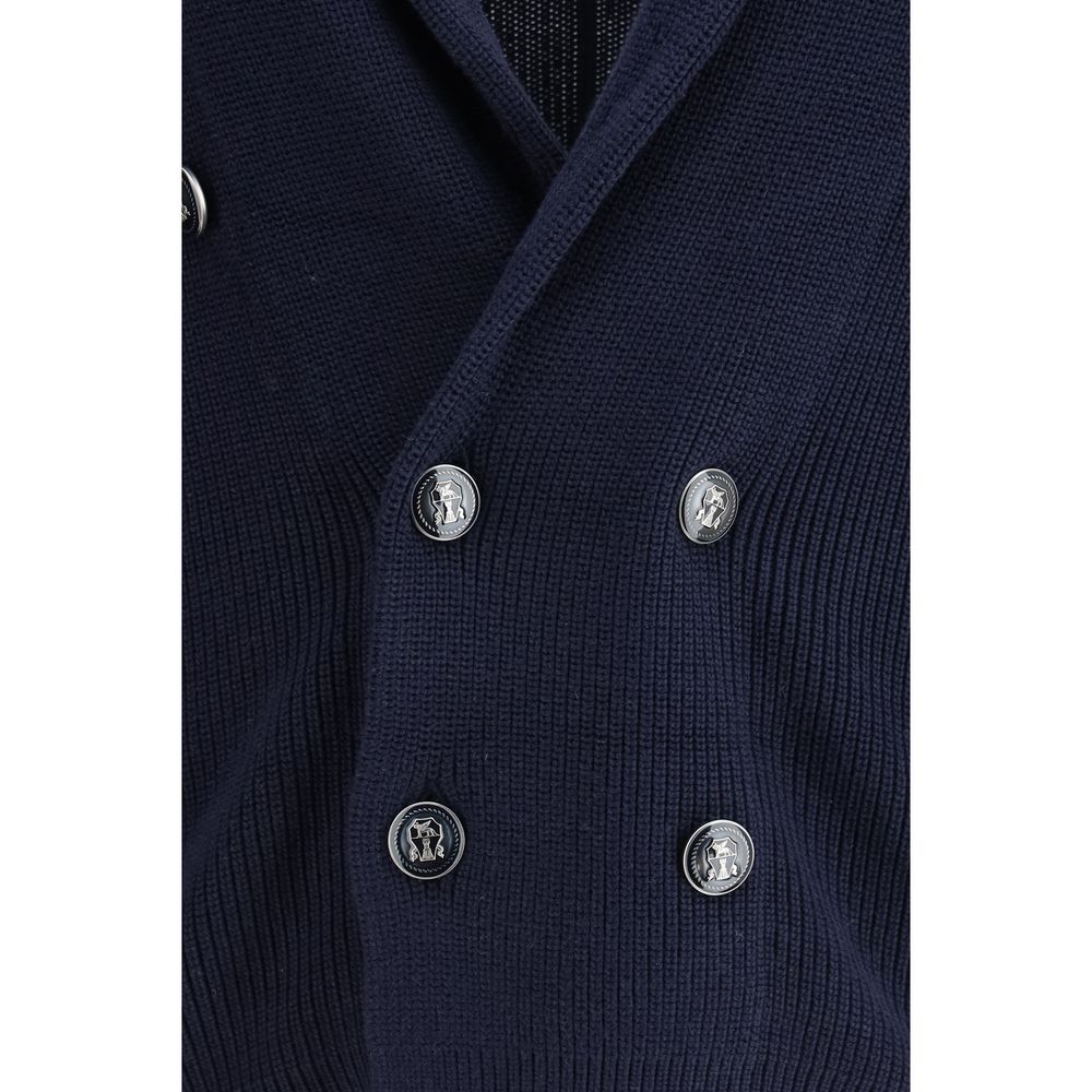 Cardigan by Brunello Cucinelli for men in cotton blue showcases a luxurious silhouette, meticulously detailed with a sophisticated and for a refined finish.