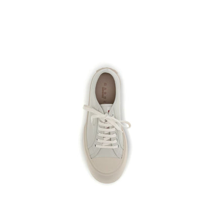 Sneakers by Marni for men in bos taurus calf leather white presents a sumptuous silhouette, artfully capturing the essence of the Men's Fashion Bos Taurus Calf Leather Sneakers with its sumptuous fashion style design.