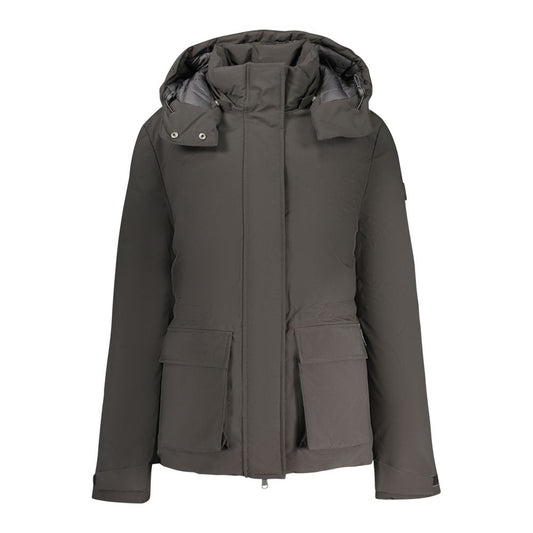 This Hooded Parka by North Sails for women in polyester black presents a enveloping silhouette, meticulously detailed with pockets & hooded and a enveloping hooded neckline.