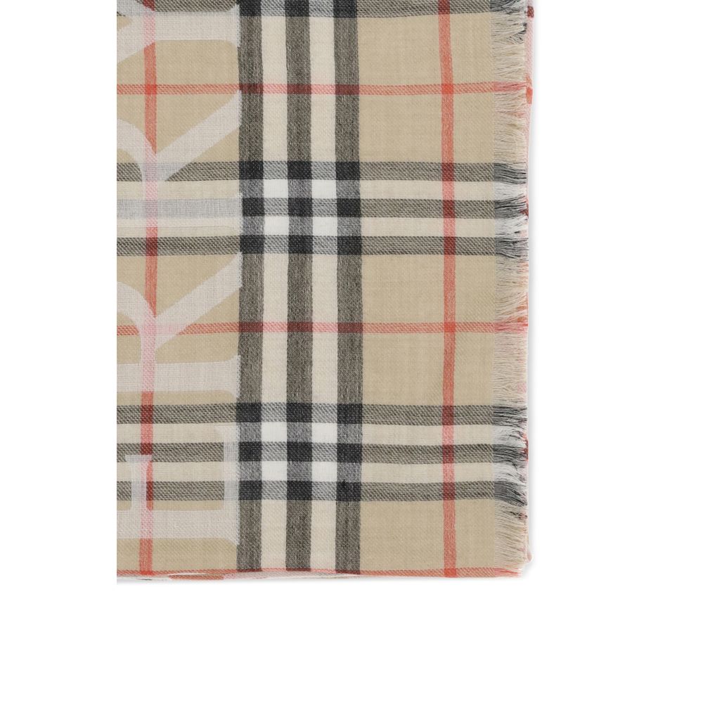 Scarf by Burberry for men in wool & silk beige & jacquard showcases a on trend silhouette, artfully capturing the on trend essence of the Wool & Silk Shawl Fringes Scarf design with a sophisticated finish.
