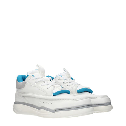 Sneakers by Valentino Garavani for men in leather white features an fashionable silhouette, showcasing the premium Men's Low Top Leather Sneakers in a fashionable low-top style that offers a fashionable finish for refined style.