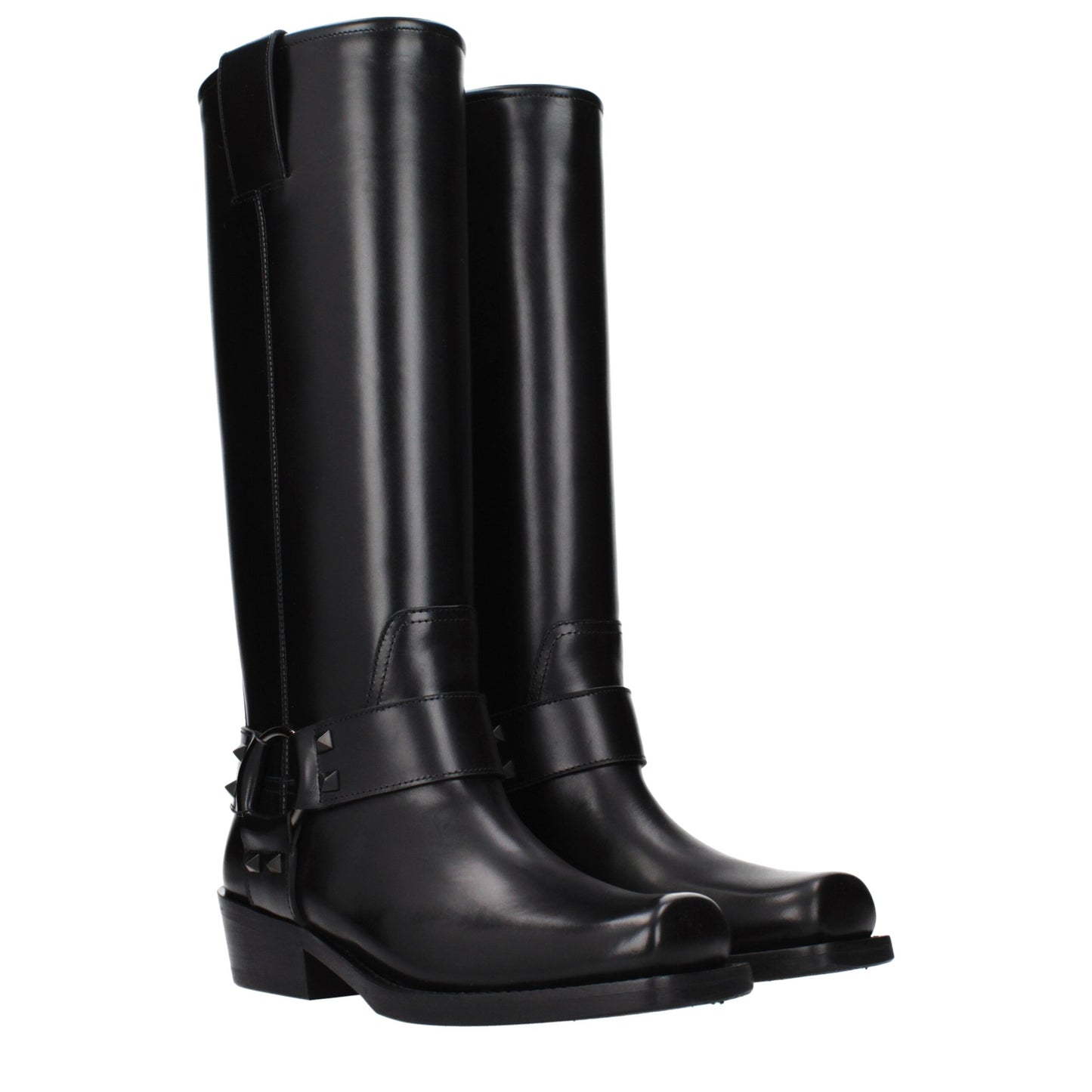 Boots by Valentino Garavani for women in leather black features an effortless chic silhouette from the Women's Leather Boots collection, showcasing a effortless chic and refined for an effortless chic look.