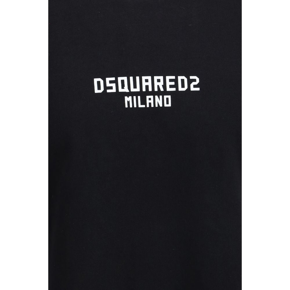 T-Shirt by Dsquared² for men in cotton black & print showcases a fashionable silhouette, elegantly detailed with a fashionable and for a sophisticated, high-fashion look.
