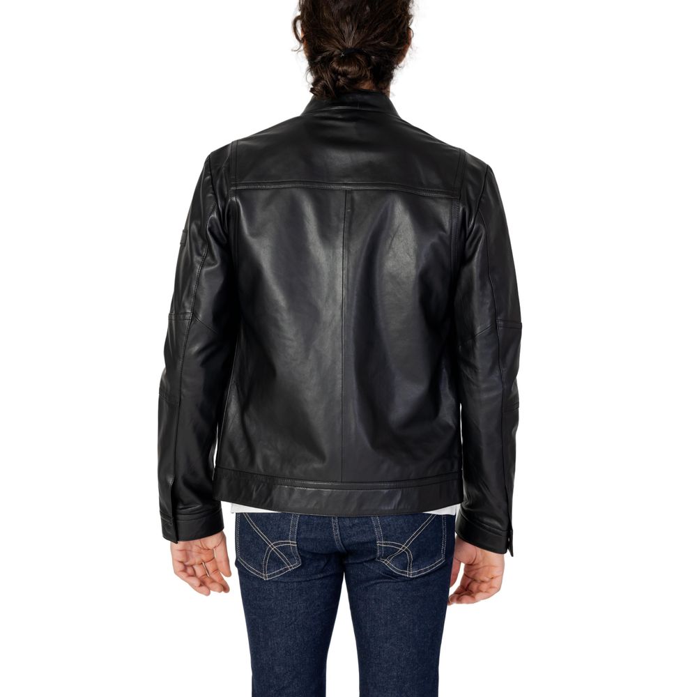 Jacket by Peuterey for men in leather black & patterned showcases a contemporary silhouette, detailed with a contemporary and premium pockets for a sophisticated finish.