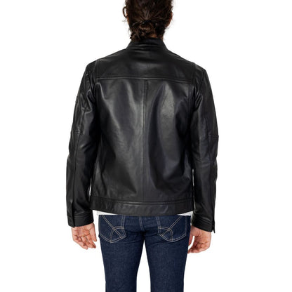 Jacket by Peuterey for men in leather black & patterned showcases a contemporary silhouette, detailed with a contemporary and premium pockets for a sophisticated finish.