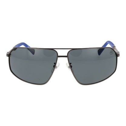 Sunglasses by Timberland for men in gray showcases a ethereal silhouette, featuring gunmetal coloured frame aviator full-rim frame design with polarized category-3-dark-tint lens for a ethereal finish.