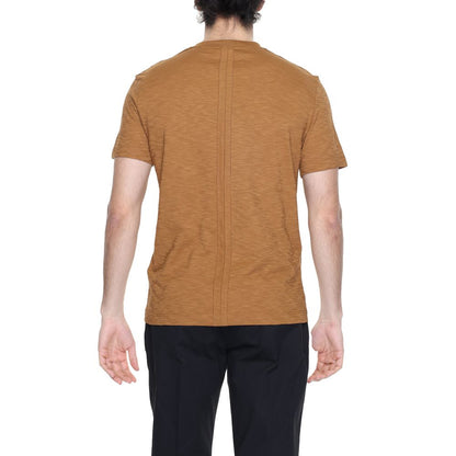 Activewear T-Shirt by Liu Jo for men in cotton brown features a sporty silhouette with and , showcasing innovative for a sporty finish.